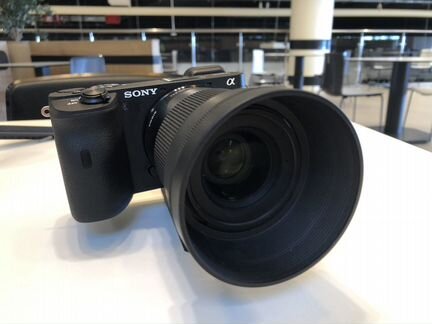 Sony a6600,Ronin SC, Sigma 30 f1,4 Sony tough 128