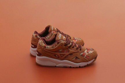 Кроссовки Mizuno Sky Medal Falling Leaves D1GA1920