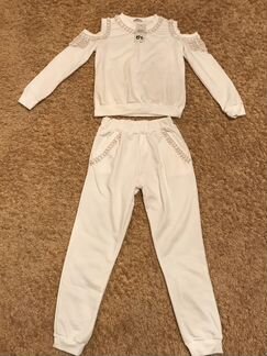 Продам новый стильный костюм для девочки