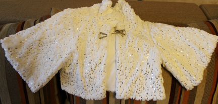 Праздничное платье для девочки c мех. пелеринкой