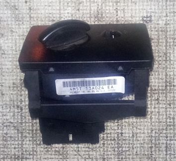 Переключатель света фар на торпедо Форд Фокус 2