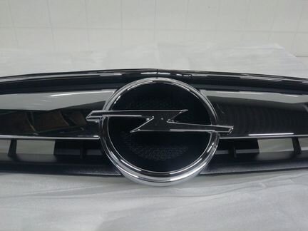 Решетка радиатора Opel Antara Дорестайлинг