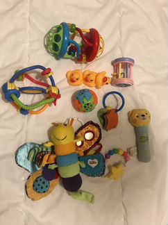 Набор развивающих игрушек для малышей