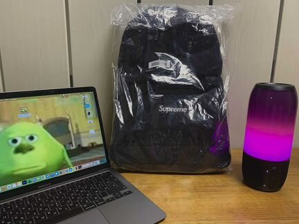 Лимитированный рюкзак supreme