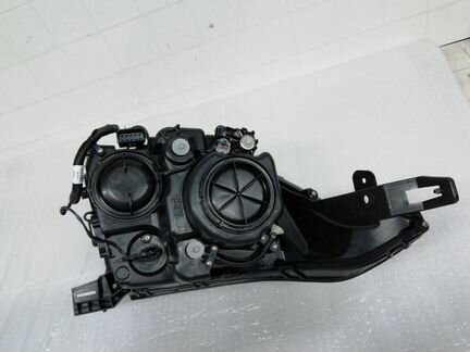 Фара галоген передняя правая Cadillac Srx 2