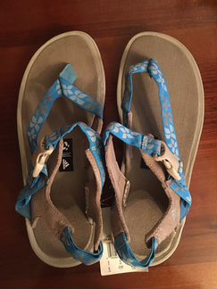 Босоножки adidas 35-36 разм новые