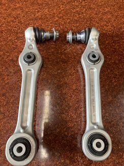 Рычаг передний под амортизатор