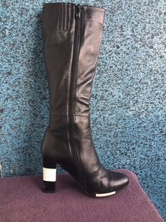 Сапоги из натуральной кожи осенние черные с белым