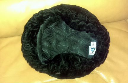 Шапка женская каракулевая