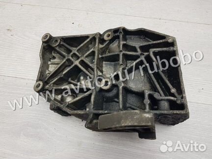 Кронштейн Vw Passat B5 AVB 2003