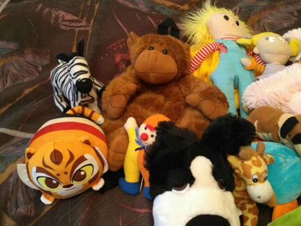 Мягкие игрушки и рюкзаки