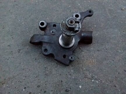 Кулак поворотный передний левый Мерседес W124