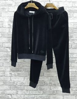 Бархатный костюм Valentino - цвета