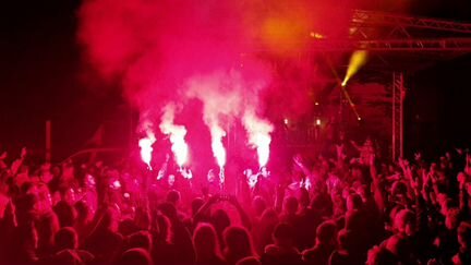 Фальшфейер(фаер,файер,огневой факел)