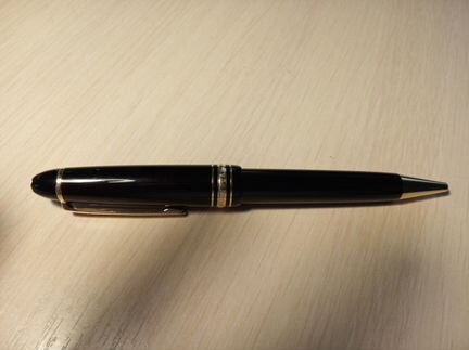Ручка Montblanc meisterstuck