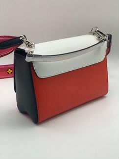 Сумка луи Виттон с замком LV