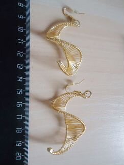 Женские серьги (бижутерия)