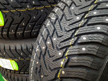 Зимние шины R17 225 50 17 шипы Nokian новые