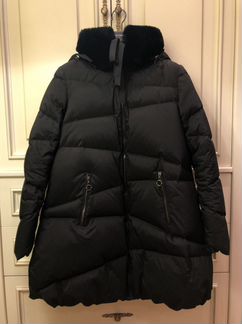 Черный Пуховик с меховым воротником