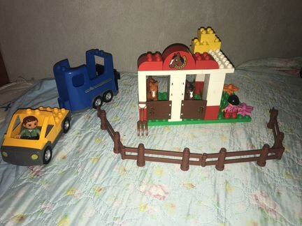 Lego duplo-Конюшня