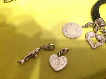 Кожаный браслет Thomas Sabo и 4 шарма