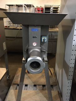 Промышленная мясорубка Scharfen xt132