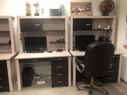 Стол компьютерный вместе с креслом