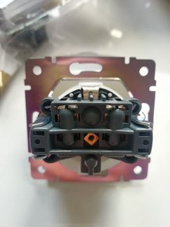 Розетки встраиваемые 2 шт