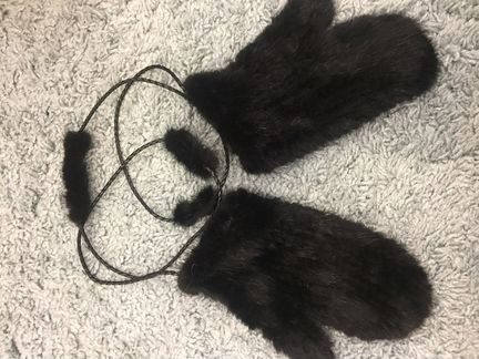 Вязаная норка варежки