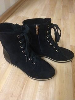 Женские осенние сапожки из замши с замком