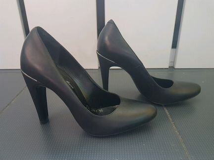 Туфли женские на каблуке