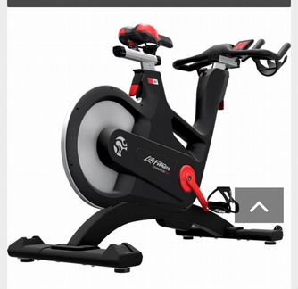 Велотренажер Life Fitness IC7