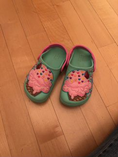 Босоножки Crocs