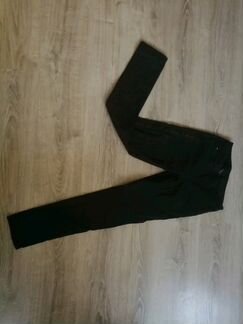 Черные джинсы со стразами