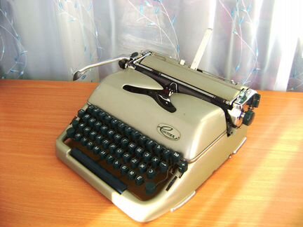 Печатная (пишущая) машинка Groma Combina, 1957г
