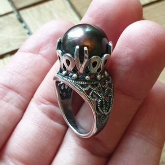 «Величественное» кольцо с шоколадным жемчугом