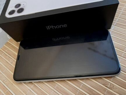 iPhone 11 pro max 64 gb white
