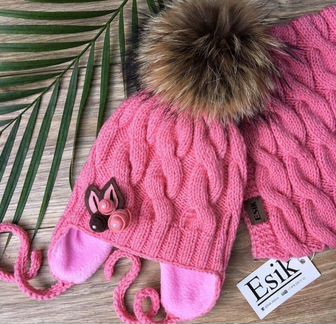 Шапка с натуральным помпономи снуд