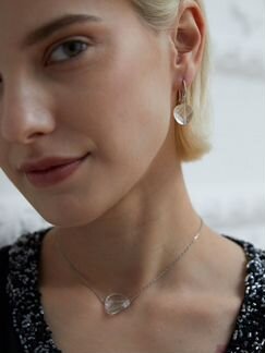Серебряный чокер с кристаллом Swarovski