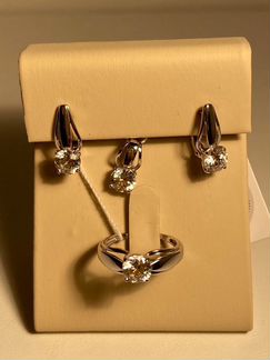 Комплект Swarovski из белого золота,серьги,кольцо