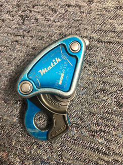 Страховочно-спусковое устройство Matik