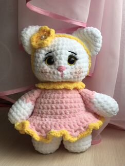 Игрушка мягкая вязаная Киска в подарок ребёнку