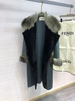 Пальто кожаное Fendi