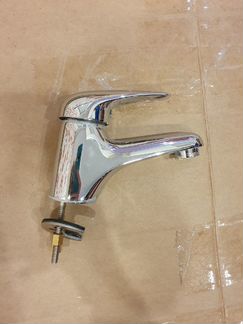 Подвесная раковина в туалет + смеситель