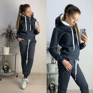 Утепленный спортивный костюм на флисе